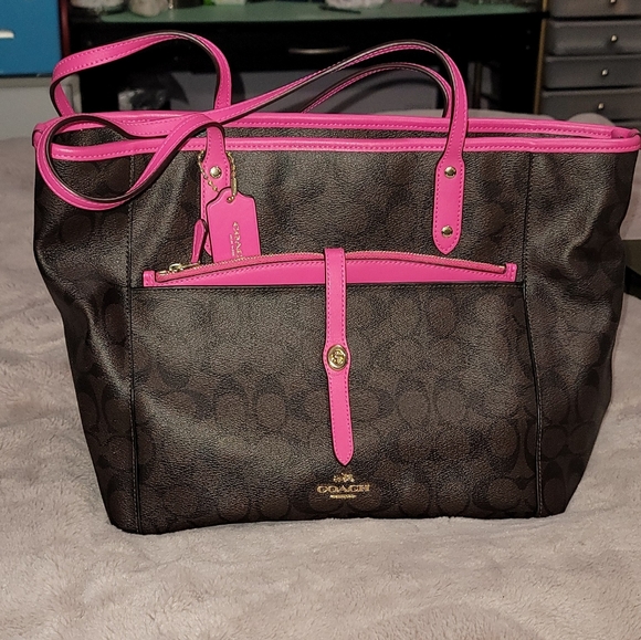 CITY TOTE WITH POUCH IN SIGNATURE COATED CANVAS (COACH F23860) - Picture 2 of 4